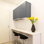 2 Bedroom Flat, Prime Location, Center Apartment