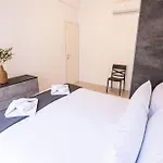 2 Bedroom Flat, Prime Location, Center Appartement