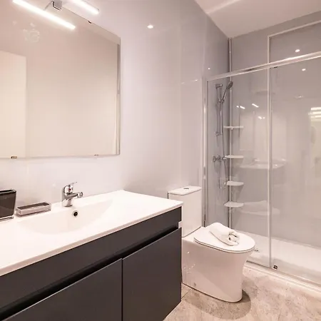 公寓 2 Bedroom Flat, Prime Location, Center