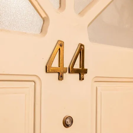 דירה 2 Bedroom Flat, Prime Location, Center